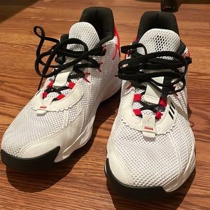 Dame 7 Basketball Shoes Size 9.5 Mens